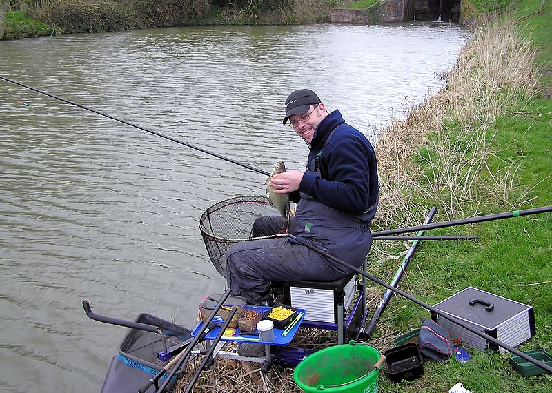 Angler_at_devizes_england_arp