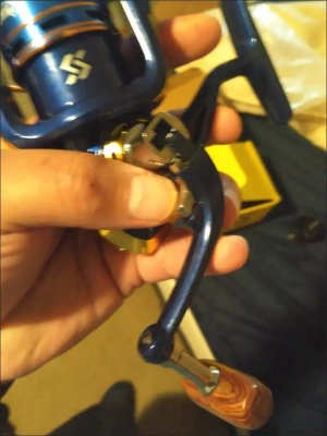 1000-7000 Series with Bait Folding Handle