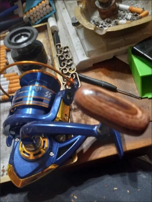 1000-7000 Series with Bait Folding Handle