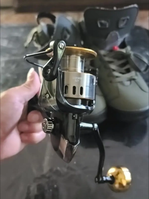 HE1000-HE7000 Series Fishing Reel