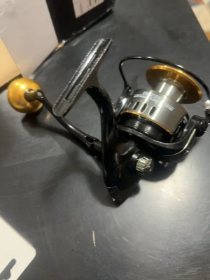HE1000-HE7000 Series Fishing Reel