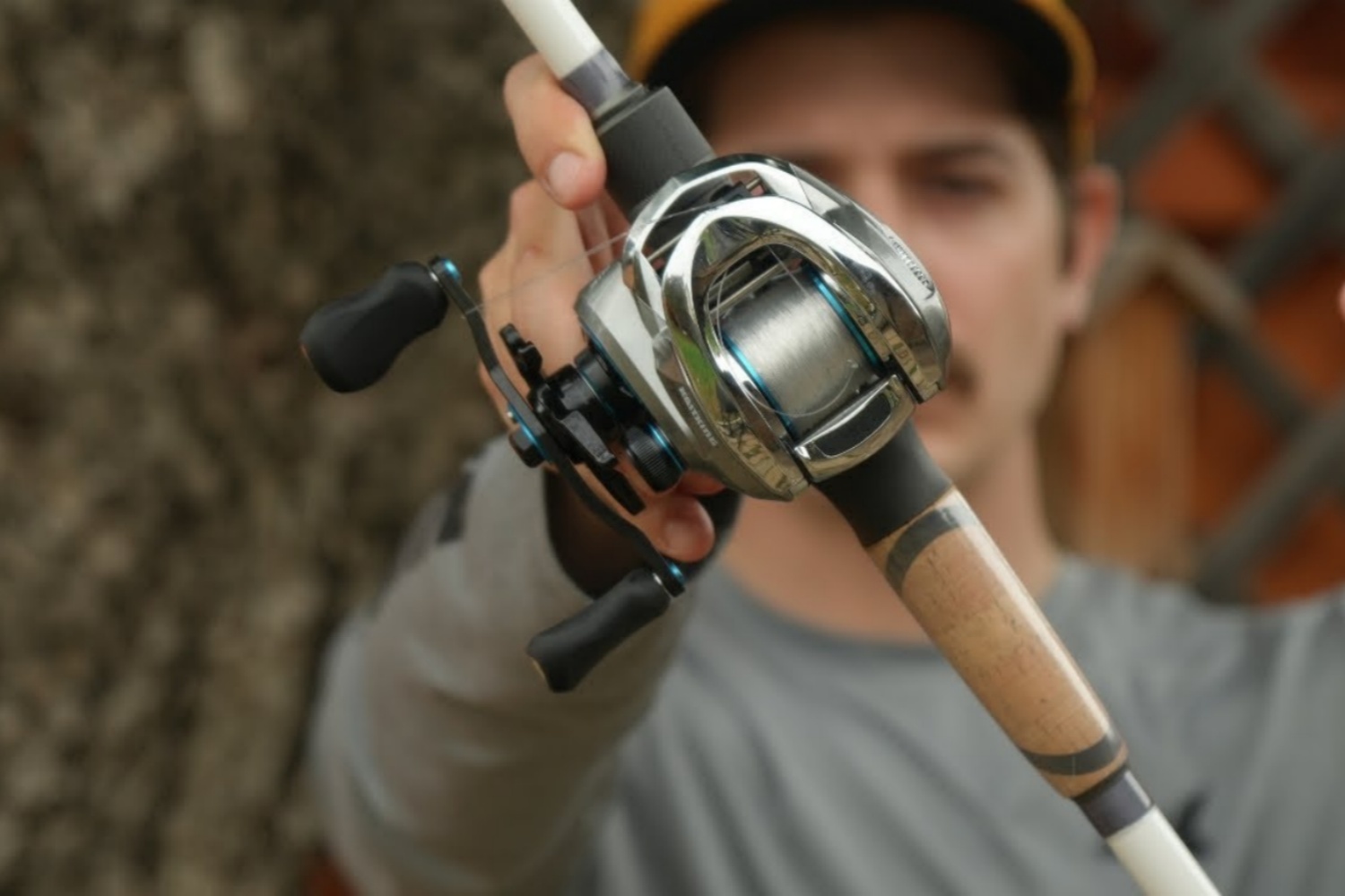 Right Fishing Reel2