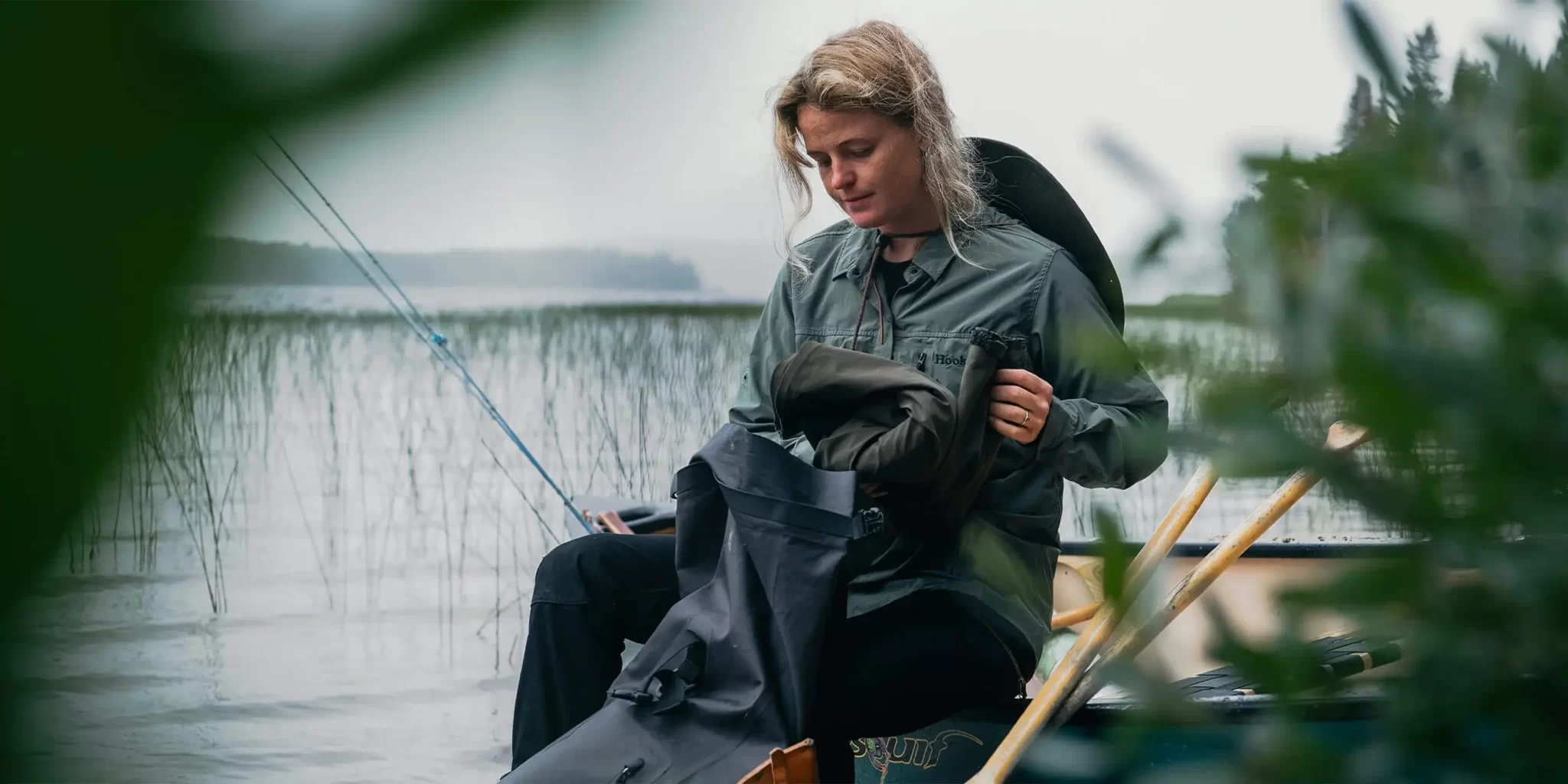 hooke-women-fishing-hero-2048x1024