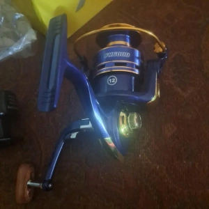 1000-7000 Series with Bait Folding Handle