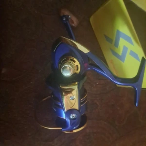 1000-7000 Series with Bait Folding Handle